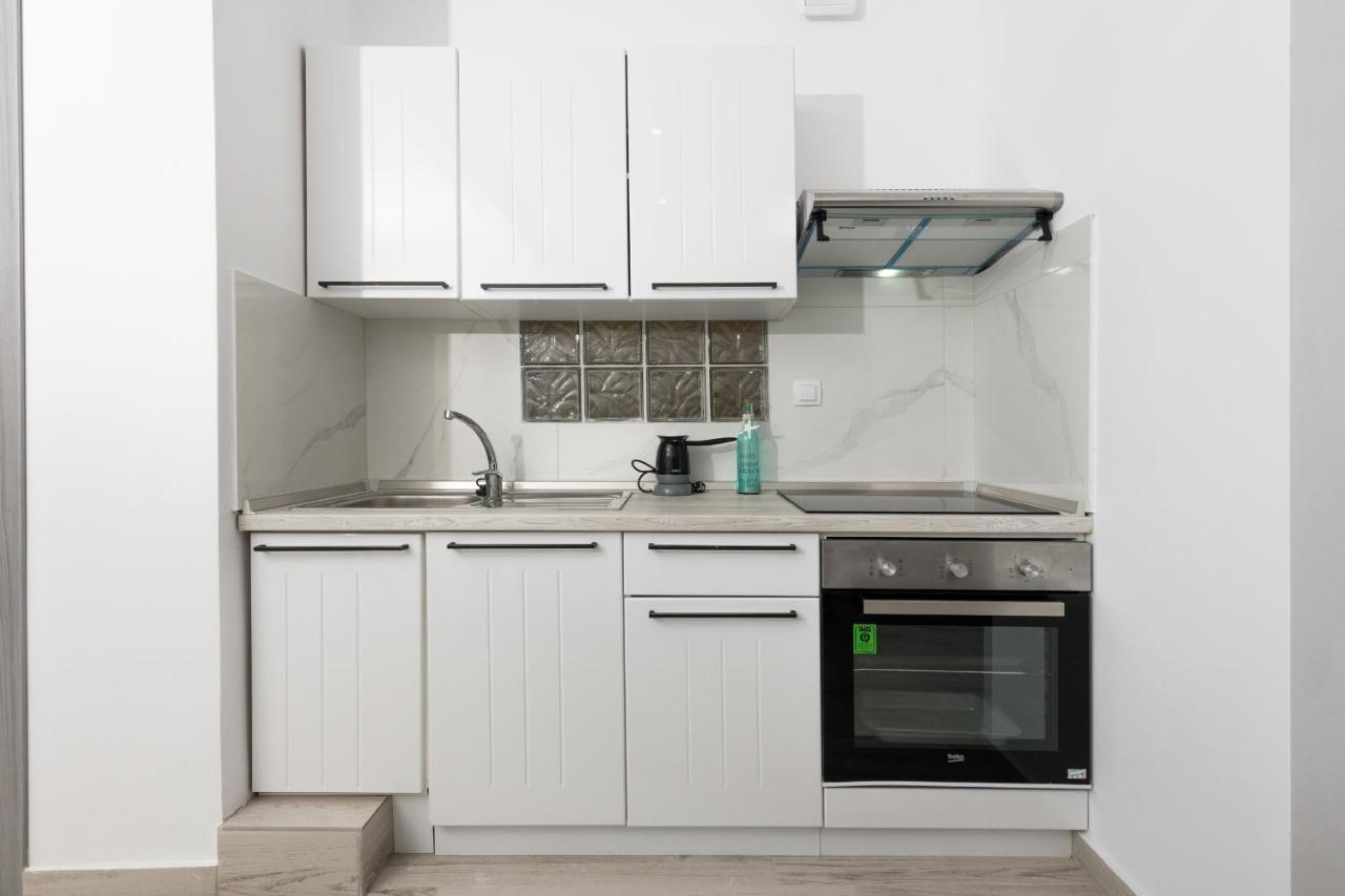 Diamanti Apartments Downtown Ліменас Екстер'єр фото